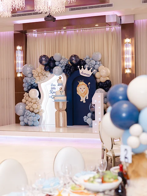 Balloon Decor for Small vs Large Venues — Sizing