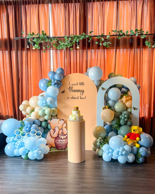 Keristineh's Honey Bee Baby Shower at Pinocchio's — Baby Shower balloon decor detail Pasadena