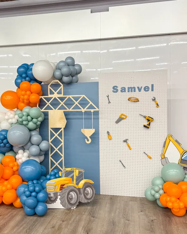 Samvel's Music-Themed Birthday in Pasadena — Birthday balloon decor detail Pasadena