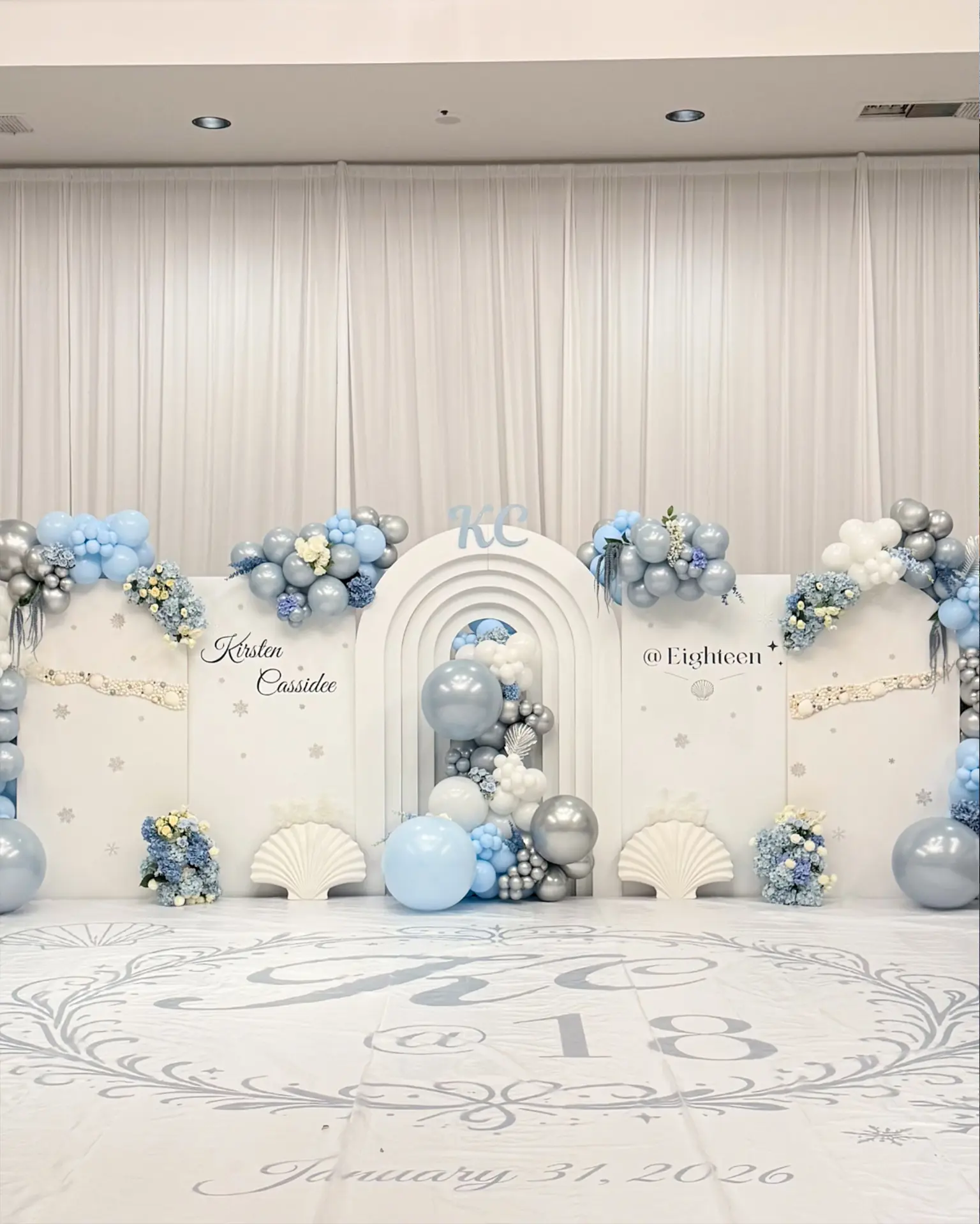 Large-scale statement balloon installation